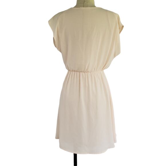 Lush Dress Womens XS Beige Cream Fit & Flare Empire Waist Lightweight V Neck - Picture 2 of 13
